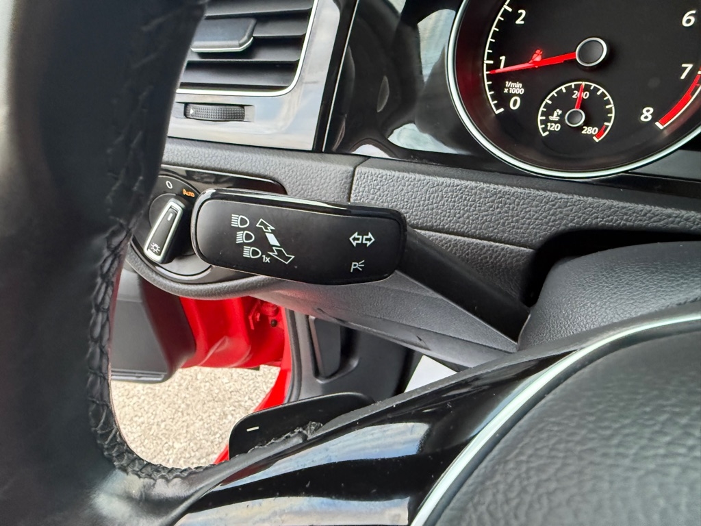 Volkswagen Golf 4dr HB Auto TSI SEL 2017