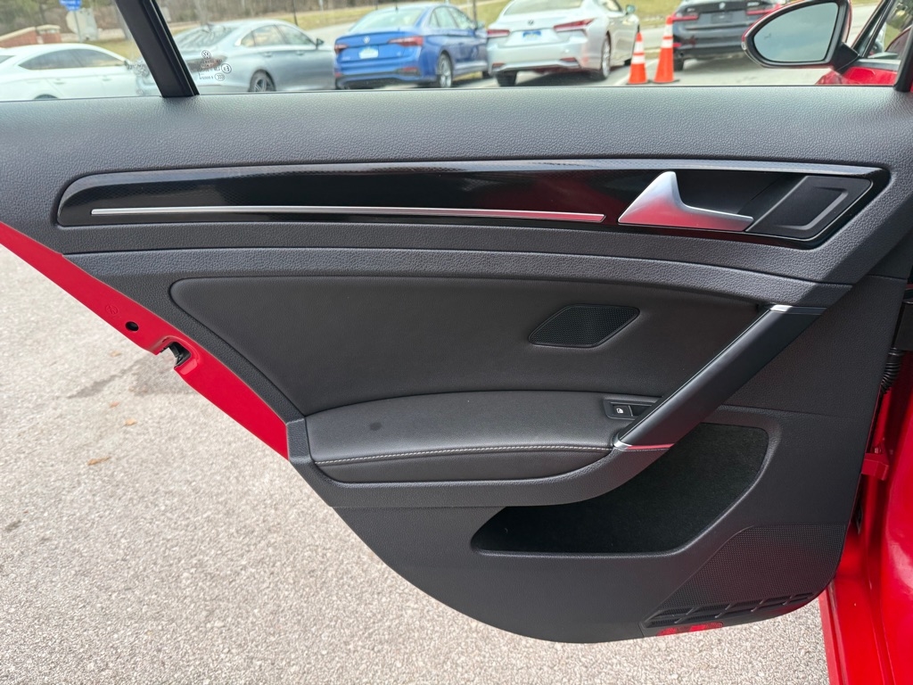 Volkswagen Golf 4dr HB Auto TSI SEL 2017