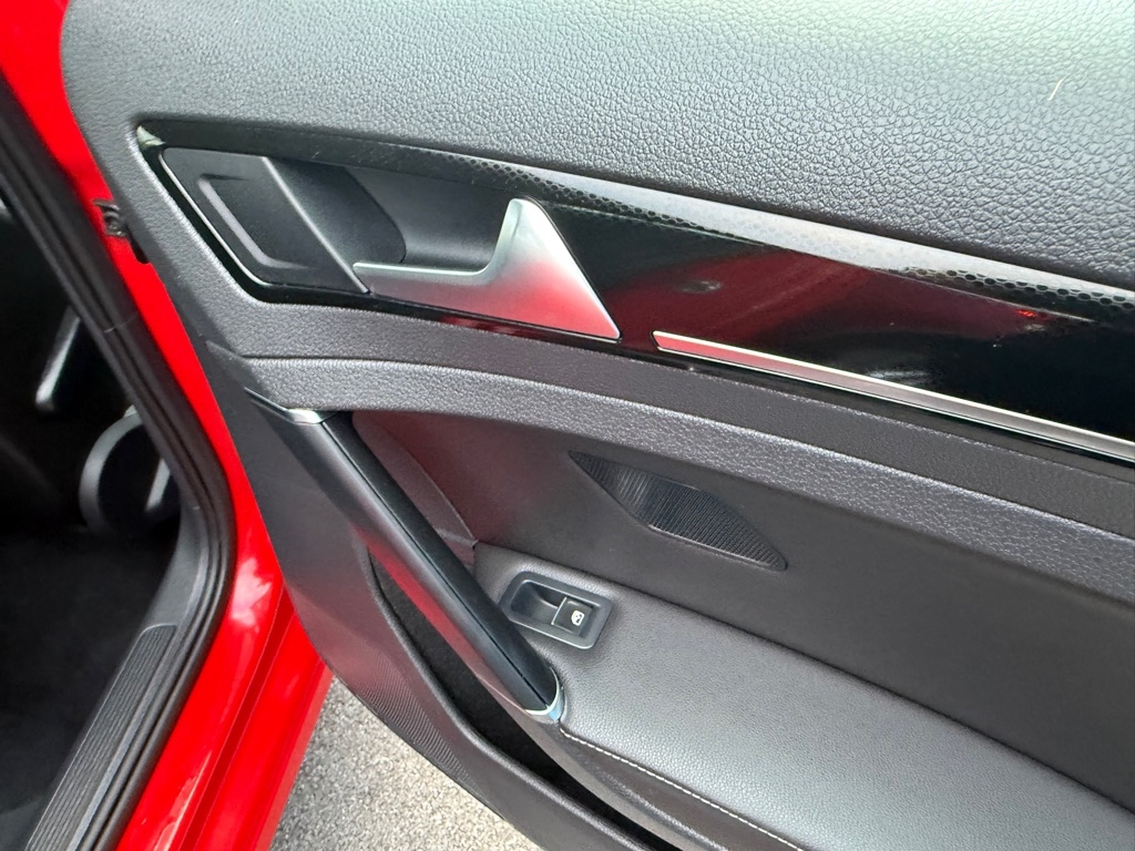 Volkswagen Golf 4dr HB Auto TSI SEL 2017