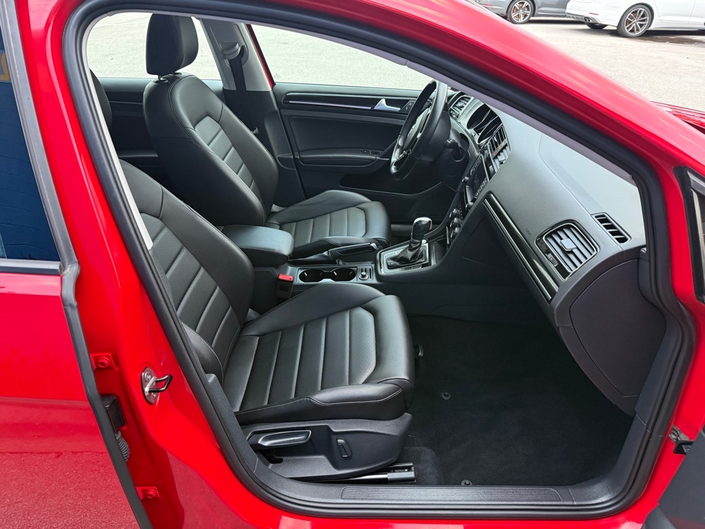 Volkswagen Golf 4dr HB Auto TSI SEL 2017