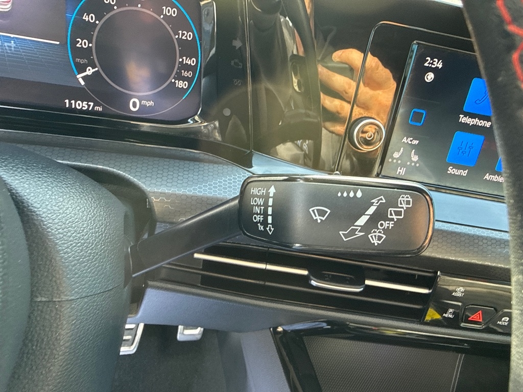 Volkswagen Golf GTI  2024