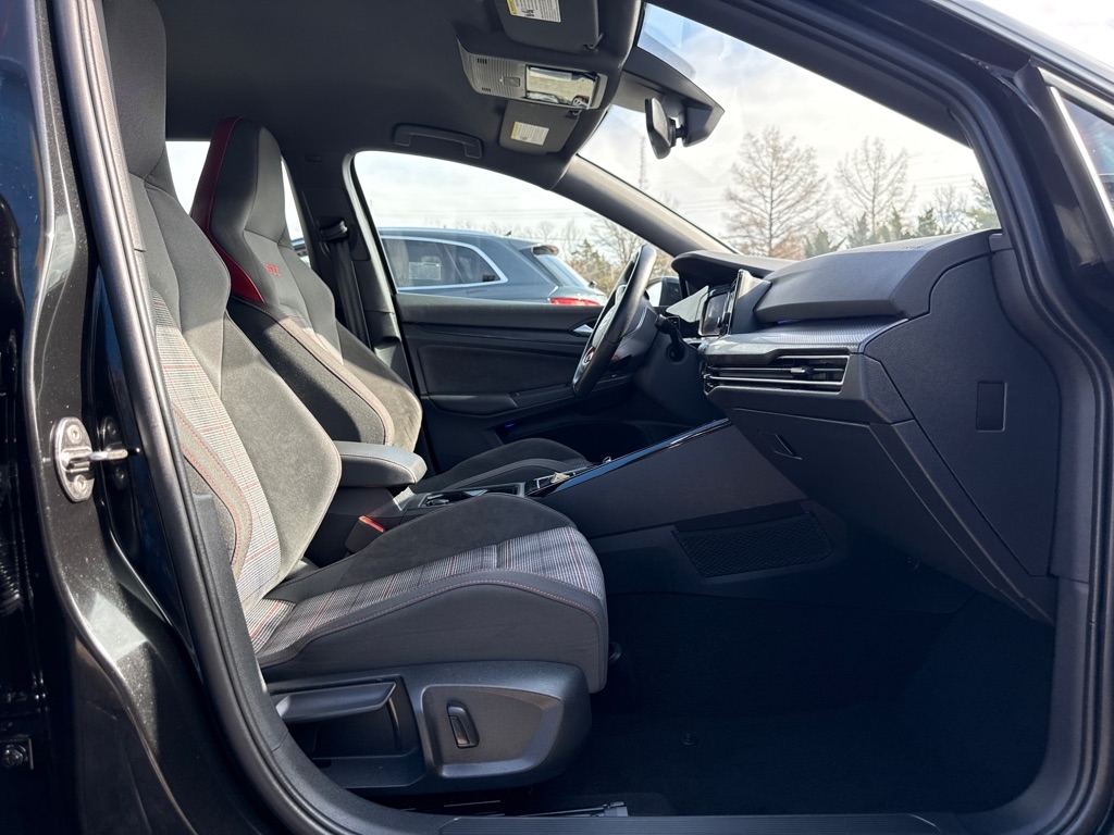 Volkswagen Golf GTI  2024