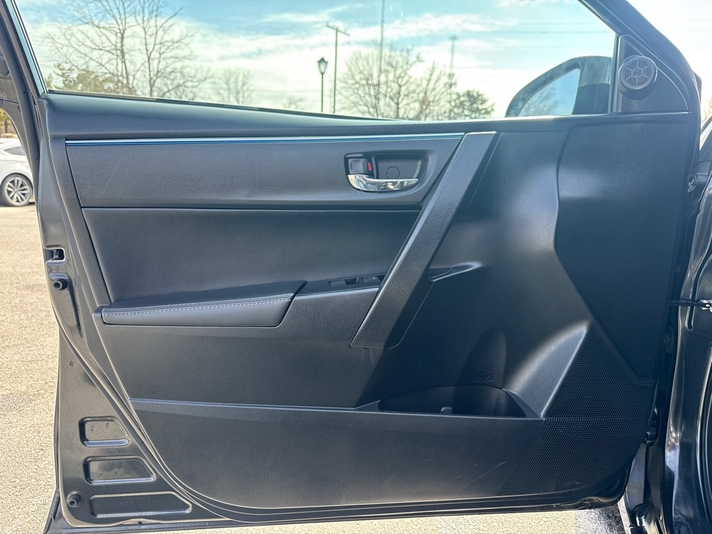 Toyota Corolla LE Premium 4D Sedan 2015