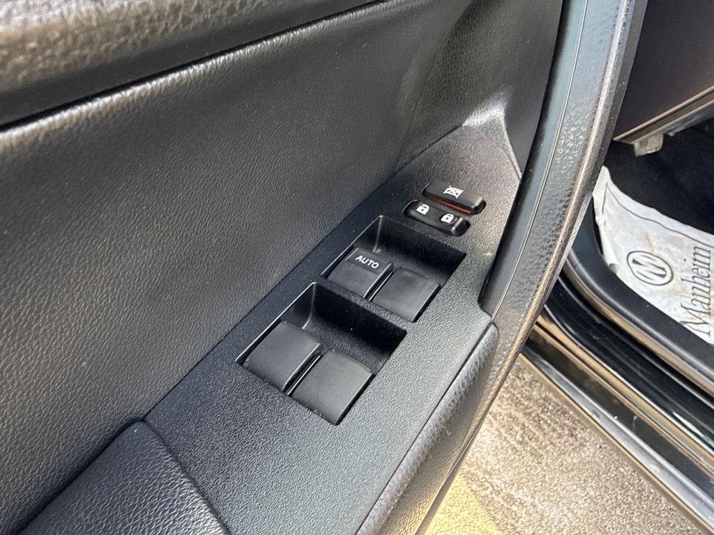 Toyota Corolla LE Premium 4D Sedan 2015