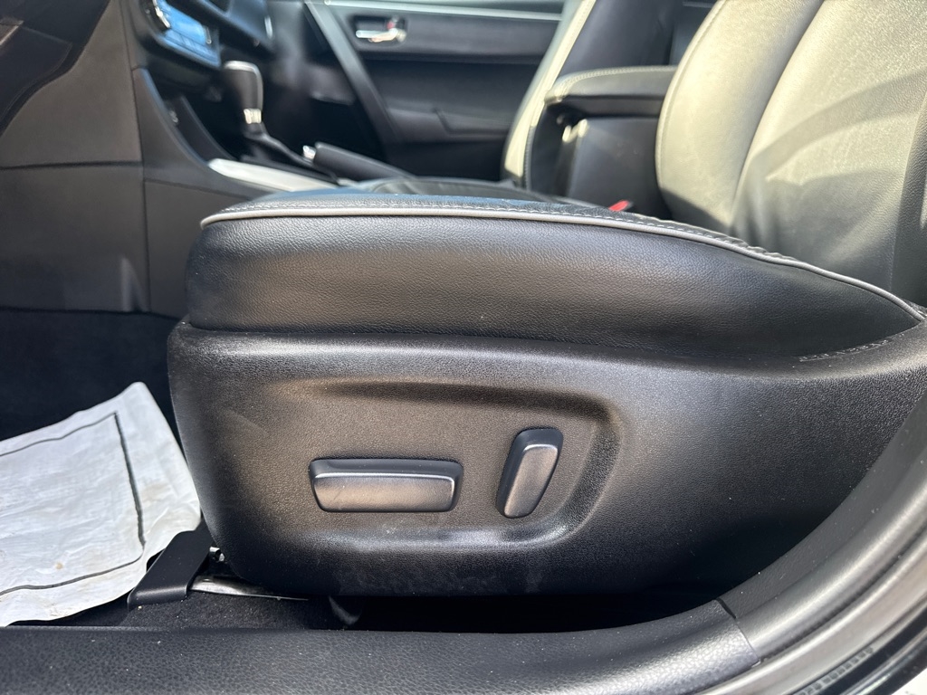 Toyota Corolla LE Premium 4D Sedan 2015