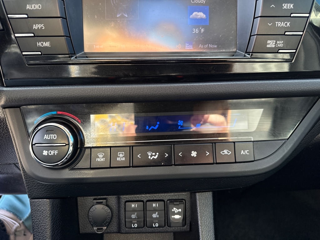 Toyota Corolla LE Premium 4D Sedan 2015