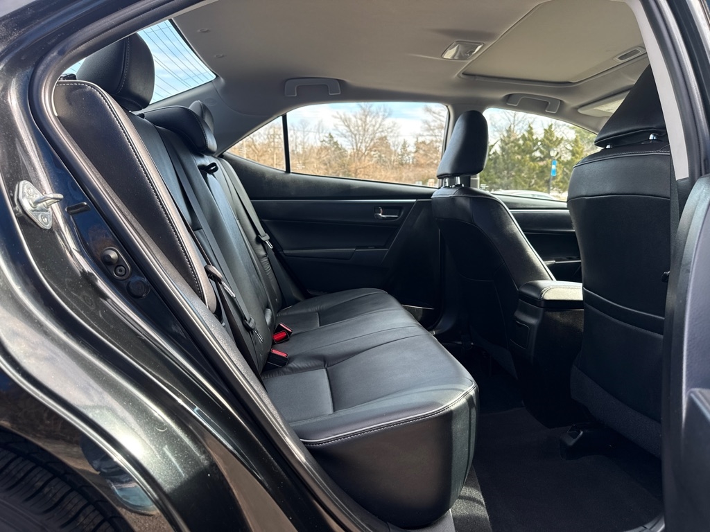 Toyota Corolla LE Premium 4D Sedan 2015