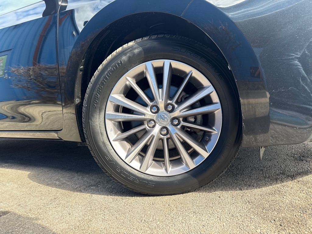 Toyota Corolla LE Premium 4D Sedan 2015