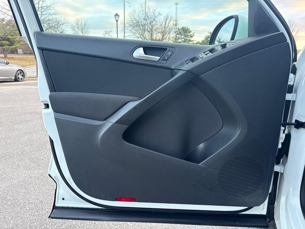 Volkswagen Tiguan S 4D SUV 4Motion 2017