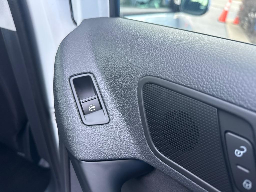 Volkswagen Tiguan S 4D SUV 4Motion 2017