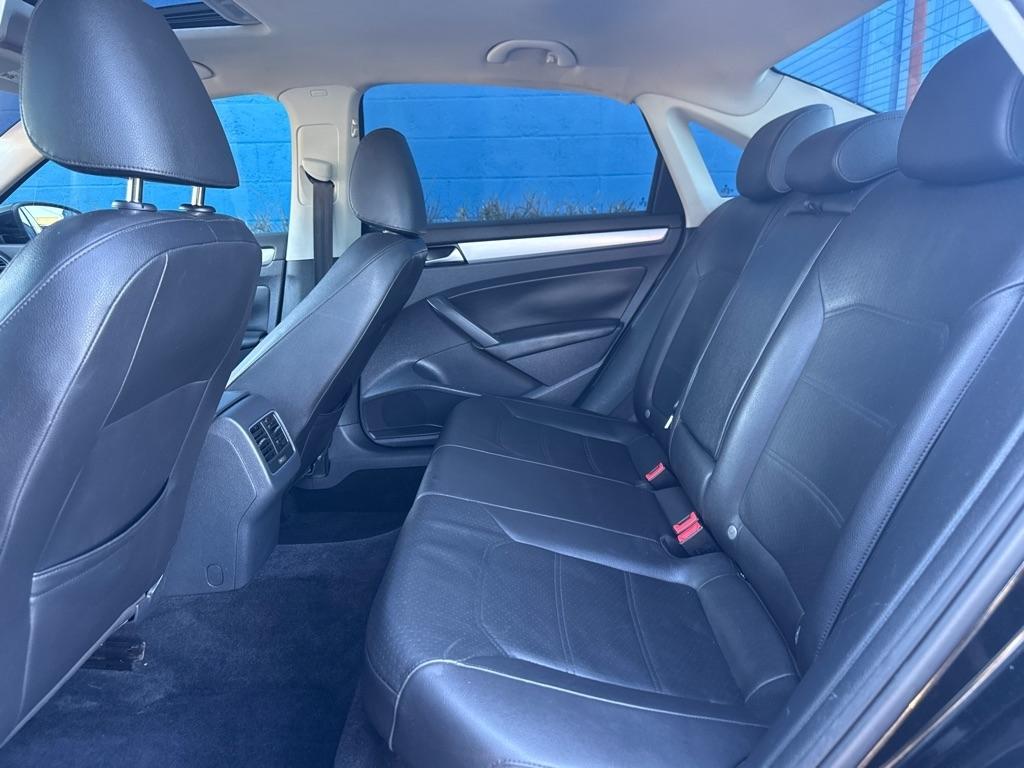 Volkswagen Passat SE 2.0 TDI 4D Sedan 2013