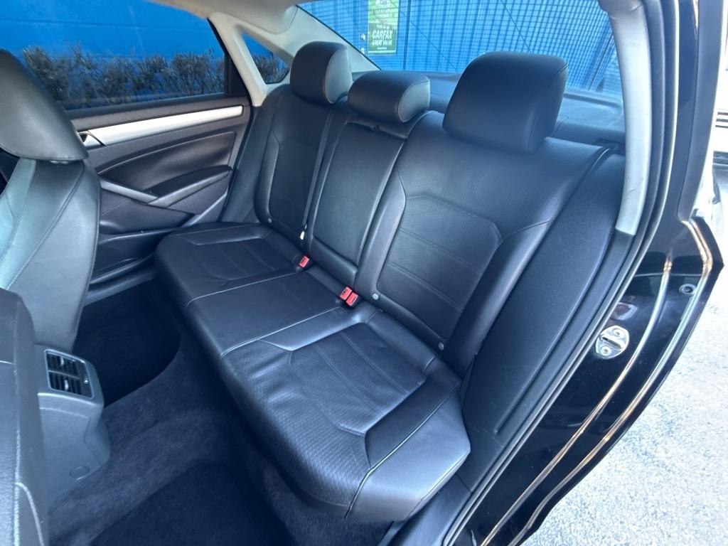 Volkswagen Passat SE 2.0 TDI 4D Sedan 2013