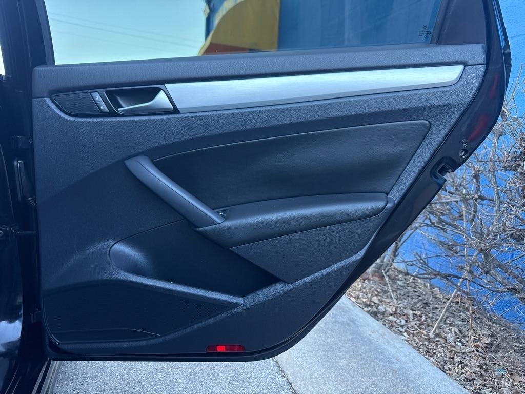 Volkswagen Passat SE 2.0 TDI 4D Sedan 2013