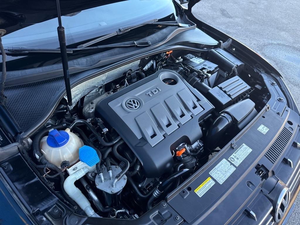 Volkswagen Passat SE 2.0 TDI 4D Sedan 2013