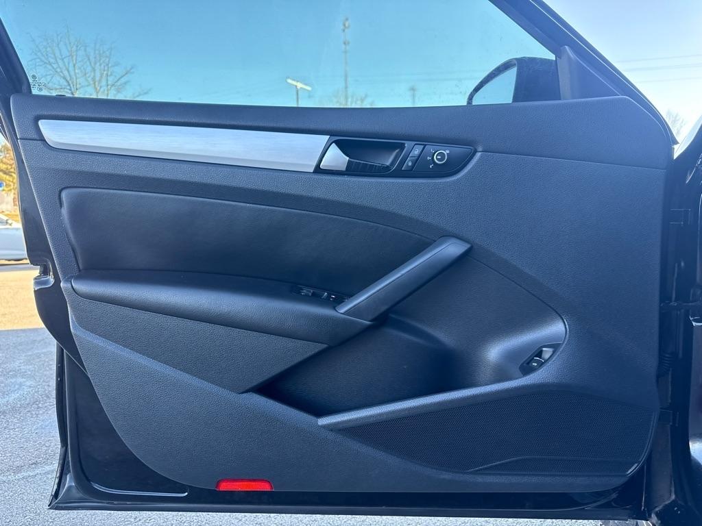 Volkswagen Passat SE 2.0 TDI 4D Sedan 2013