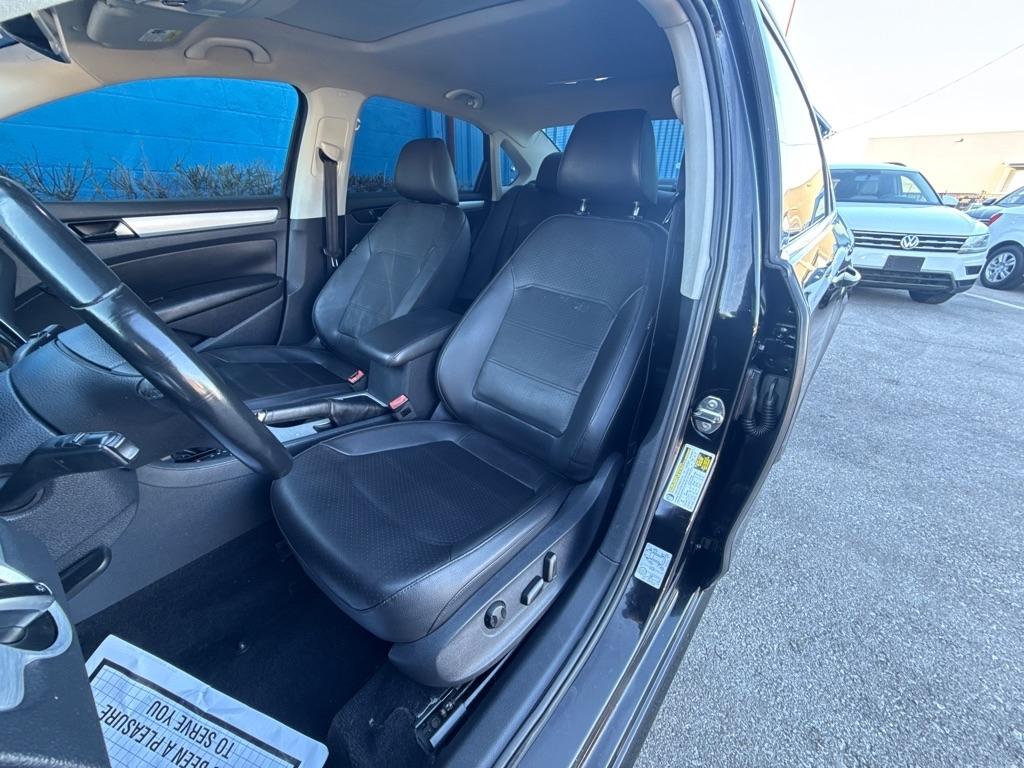 Volkswagen Passat SE 2.0 TDI 4D Sedan 2013