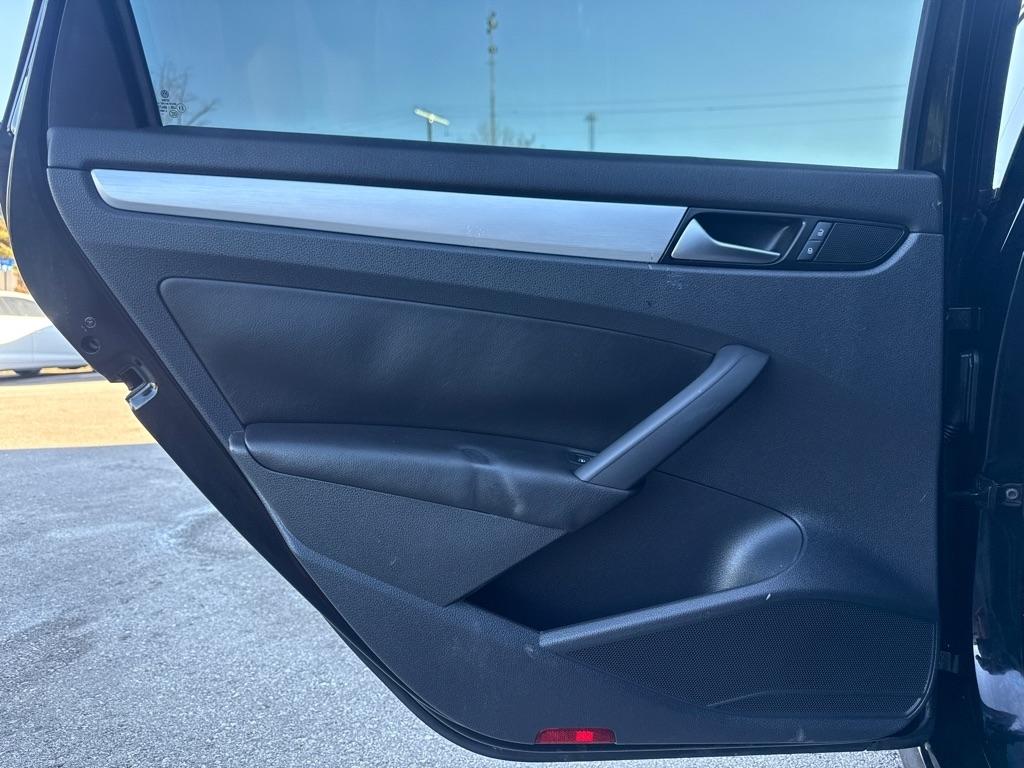 Volkswagen Passat SE 2.0 TDI 4D Sedan 2013