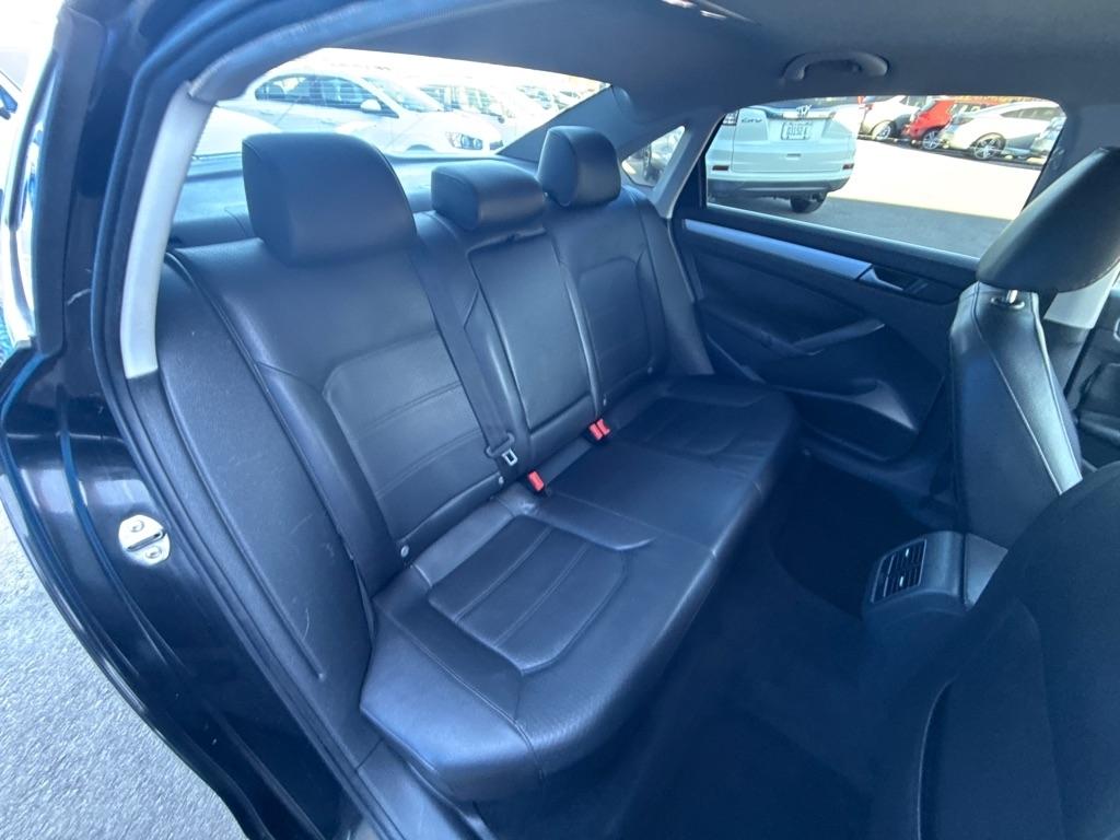 Volkswagen Passat SE 2.0 TDI 4D Sedan 2013