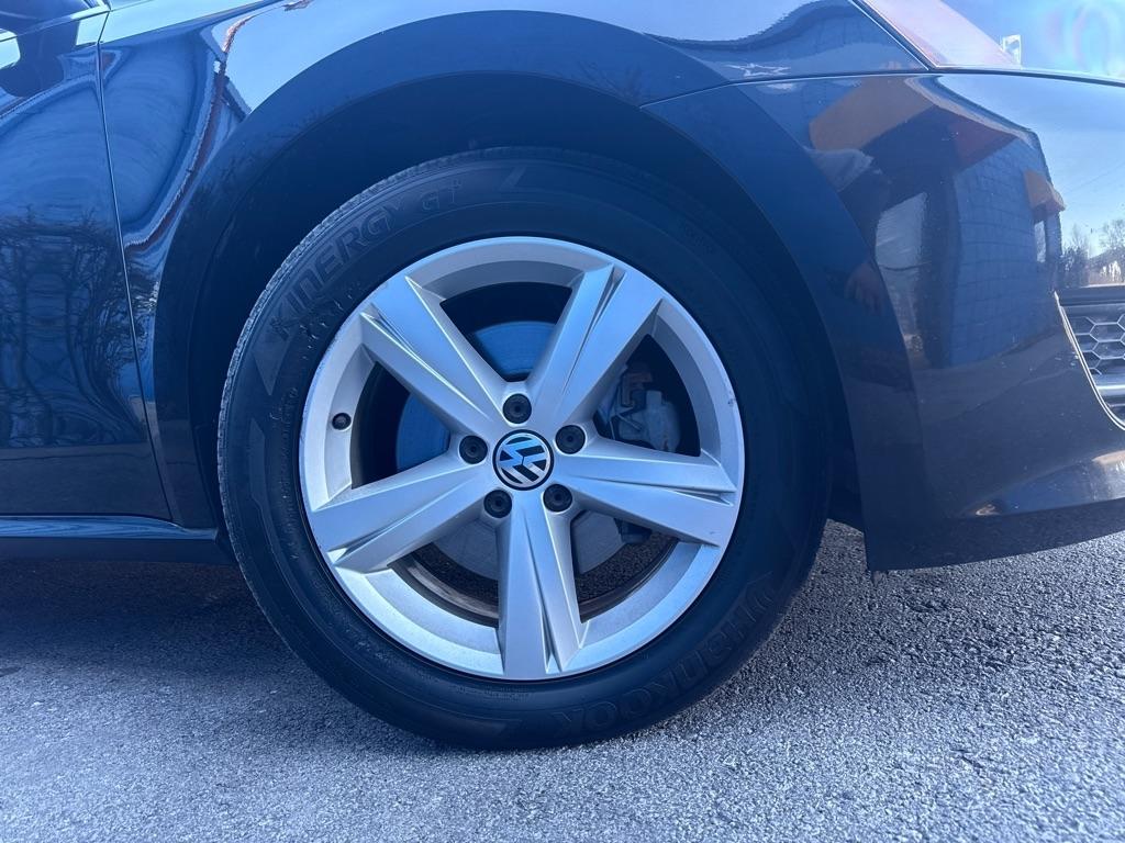 Volkswagen Passat SE 2.0 TDI 4D Sedan 2013