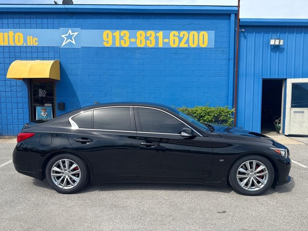 Infiniti Q50 Base 4D Sedan AWD 2014