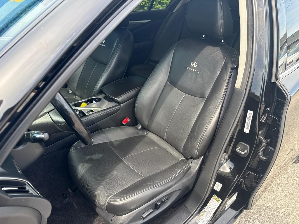 Infiniti Q50 Base 4D Sedan AWD 2014