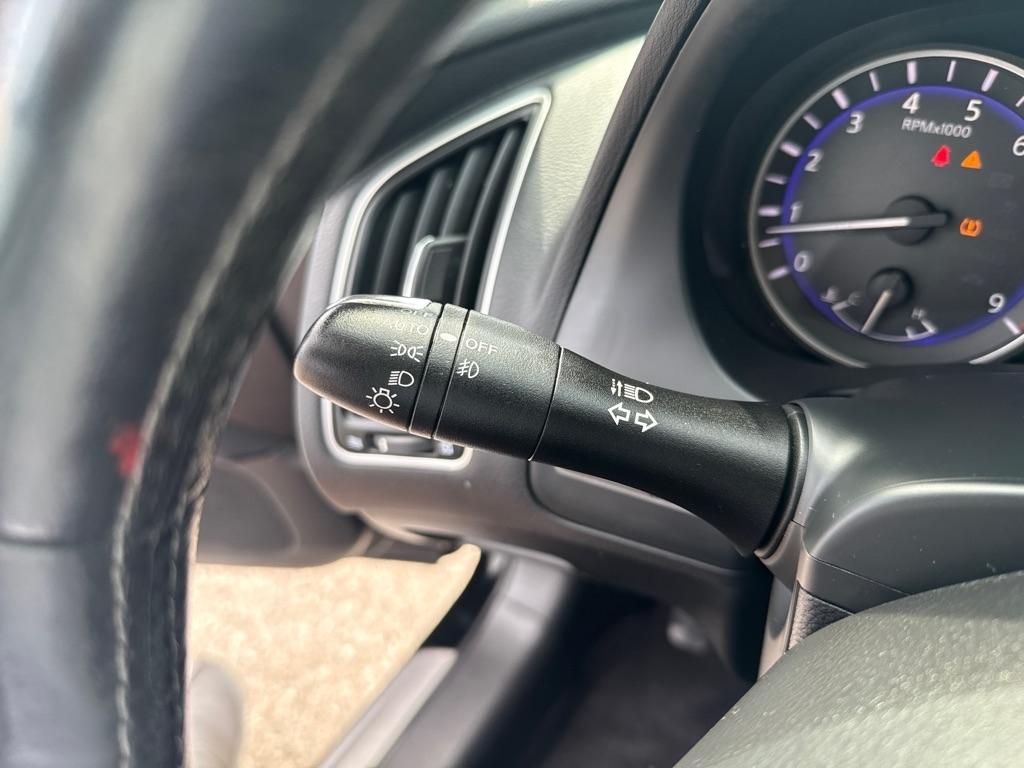 Infiniti Q50 Base 4D Sedan AWD 2014