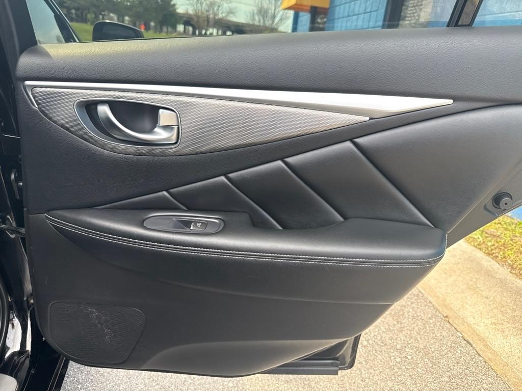 Infiniti Q50 Base 4D Sedan AWD 2014