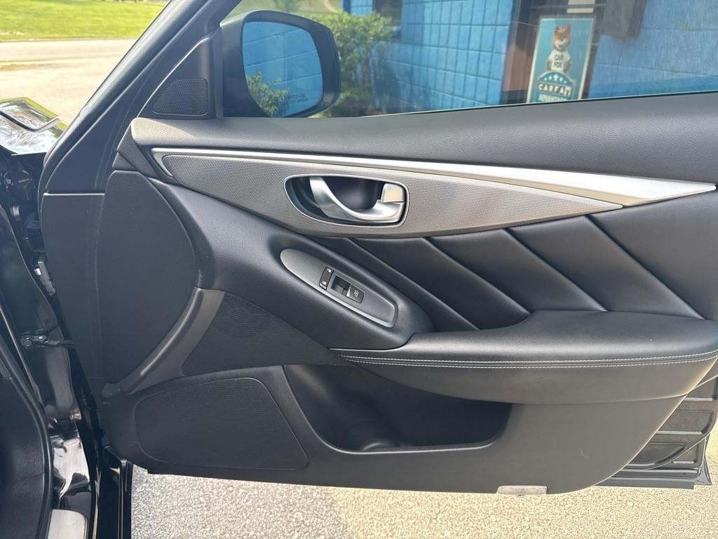 Infiniti Q50 Base 4D Sedan AWD 2014