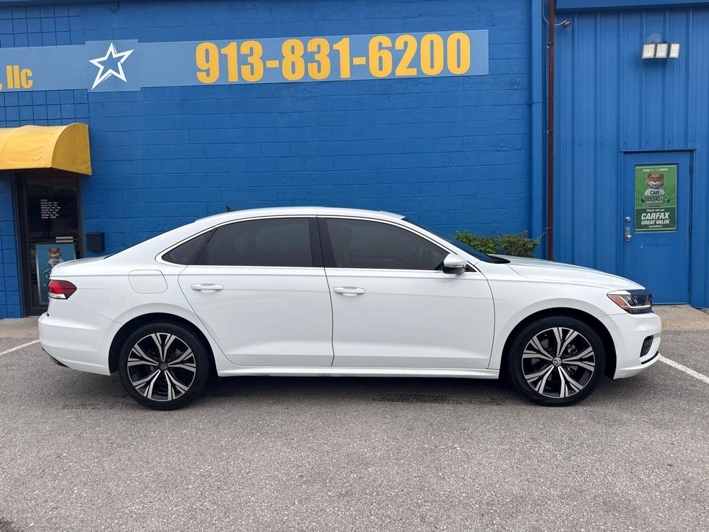 Volkswagen Passat SE 4D Sedan 2022