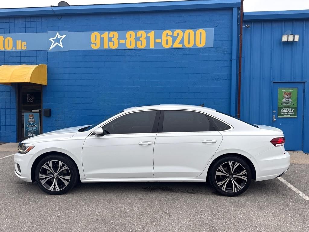 Volkswagen Passat SE 4D Sedan 2022