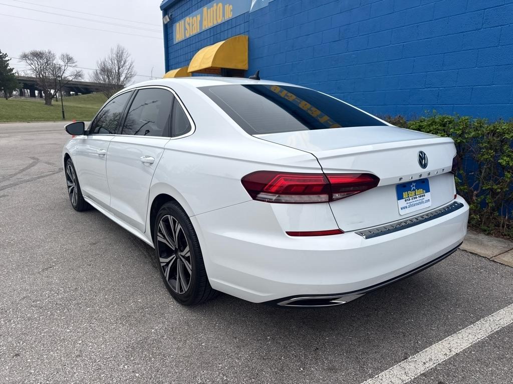 Volkswagen Passat SE 4D Sedan 2022