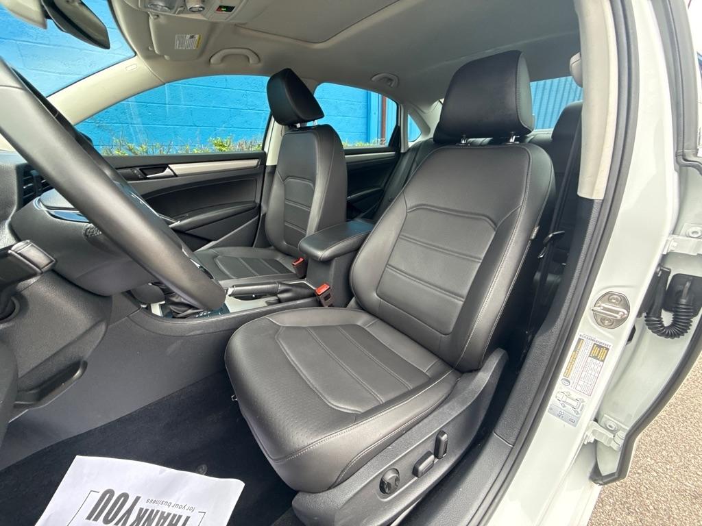 Volkswagen Passat SE 4D Sedan 2022