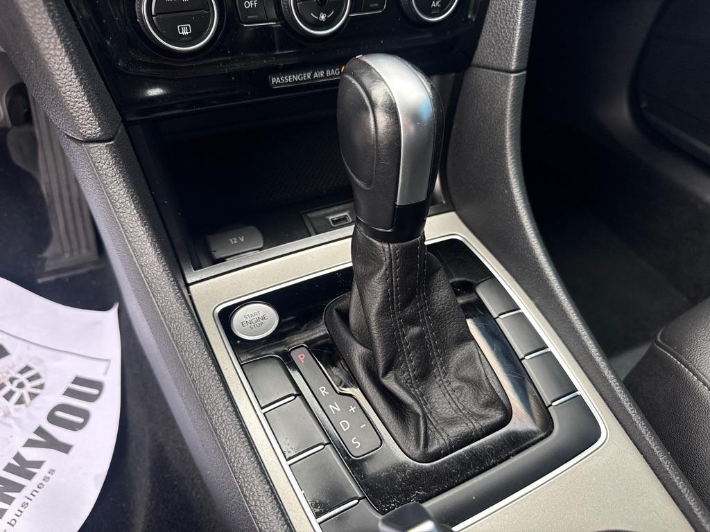 Volkswagen Passat SE 4D Sedan 2022