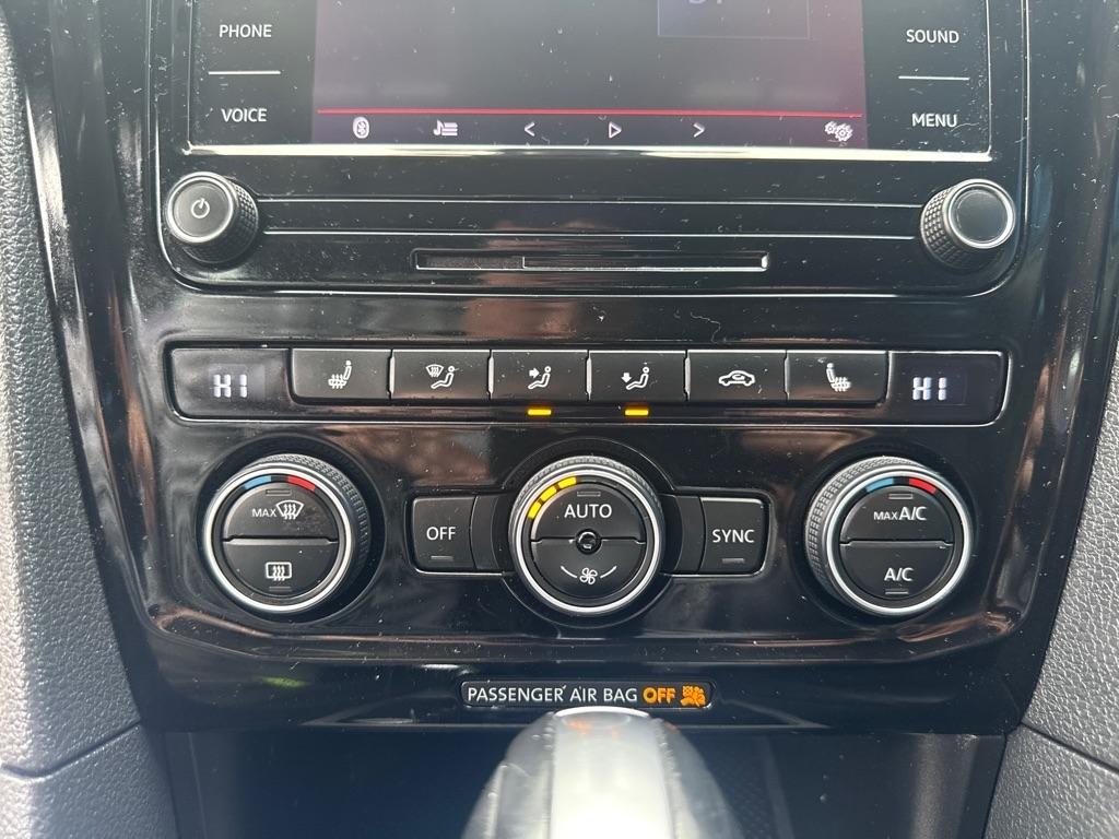 Volkswagen Passat SE 4D Sedan 2022