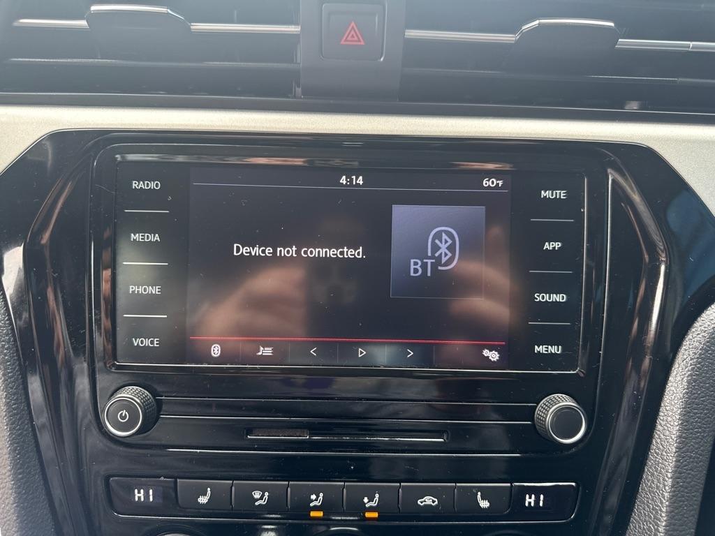 Volkswagen Passat SE 4D Sedan 2022