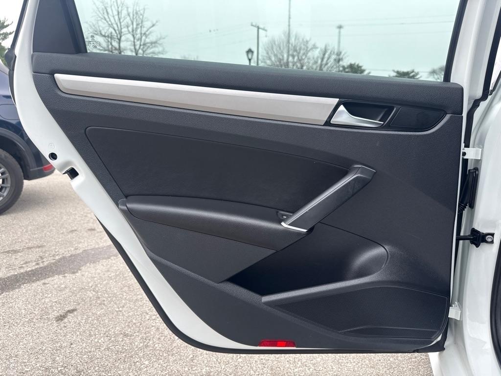 Volkswagen Passat SE 4D Sedan 2022