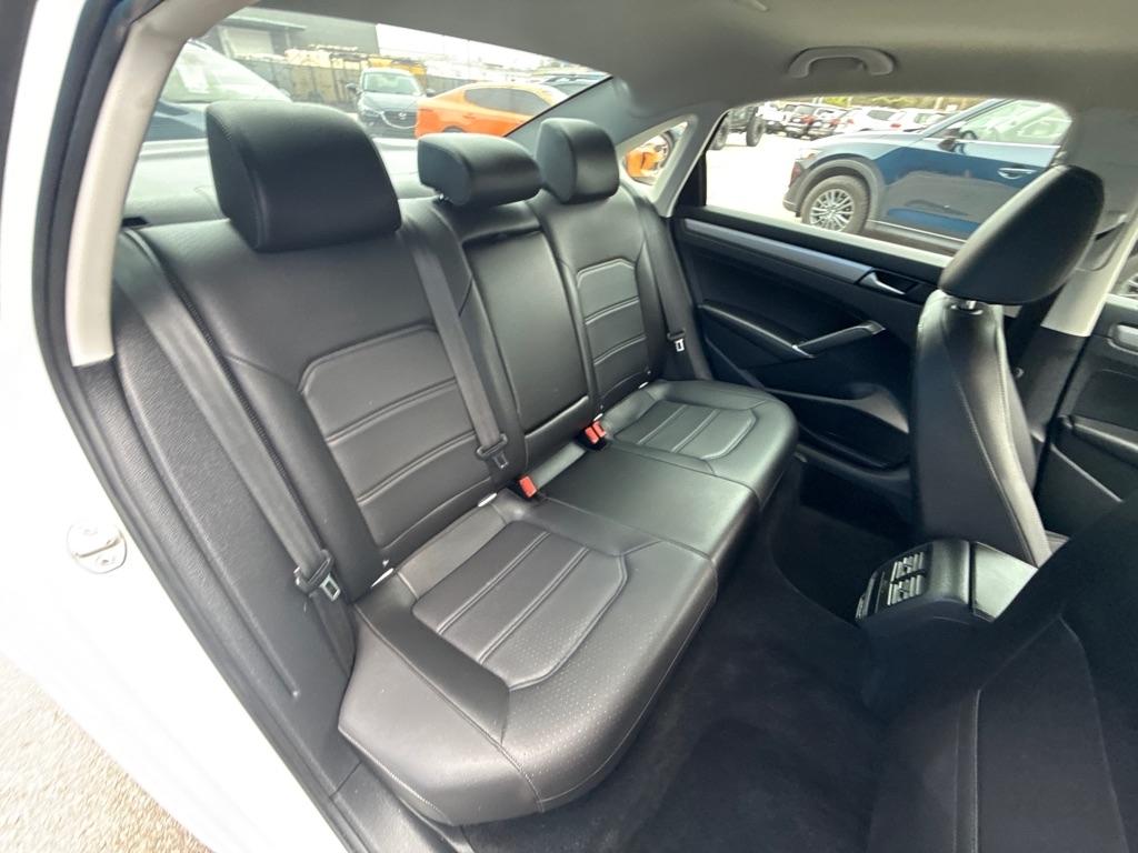 Volkswagen Passat SE 4D Sedan 2022