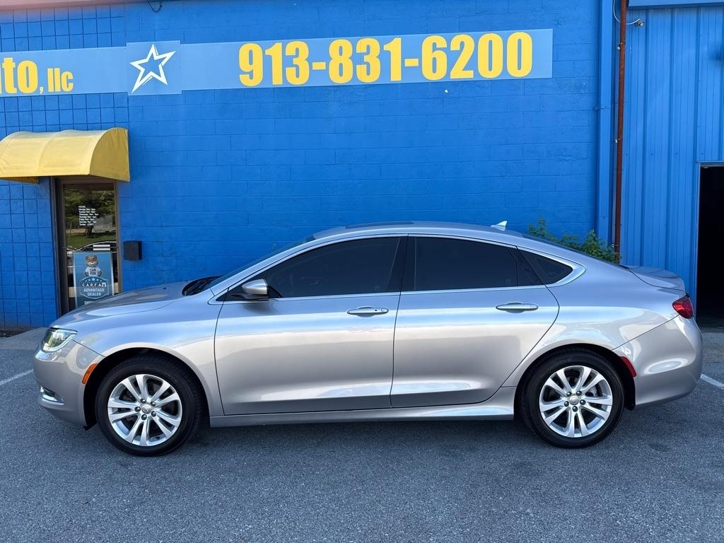 Chrysler 200 4dr Sdn Limited FWD 2016