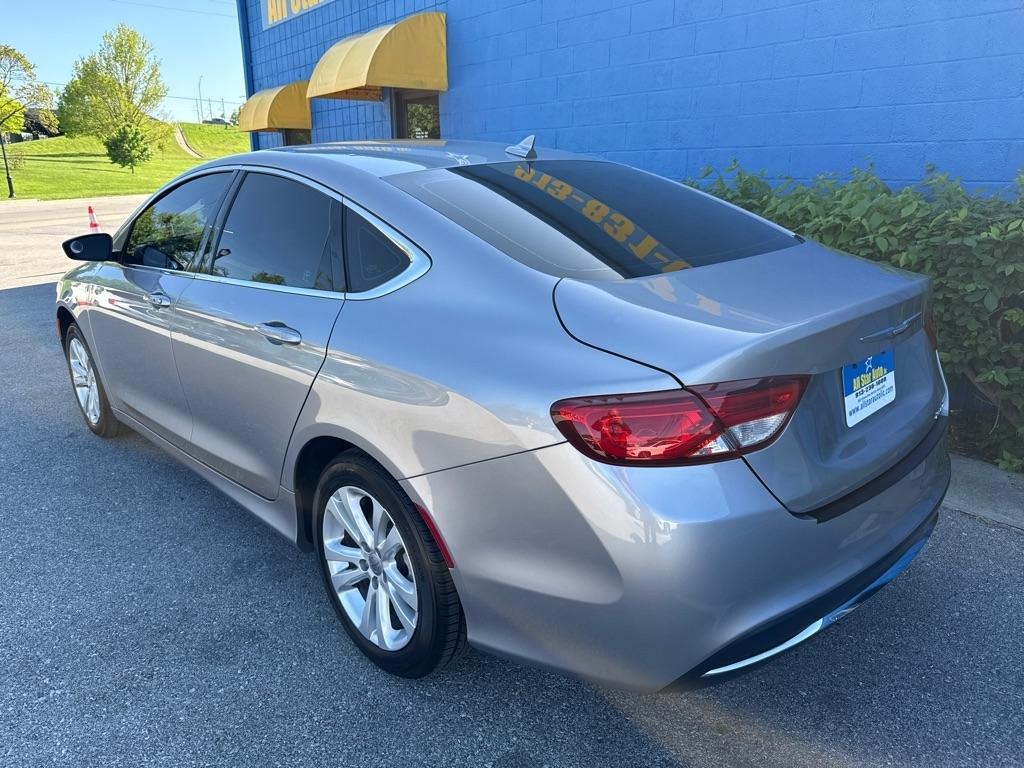 Chrysler 200 4dr Sdn Limited FWD 2016