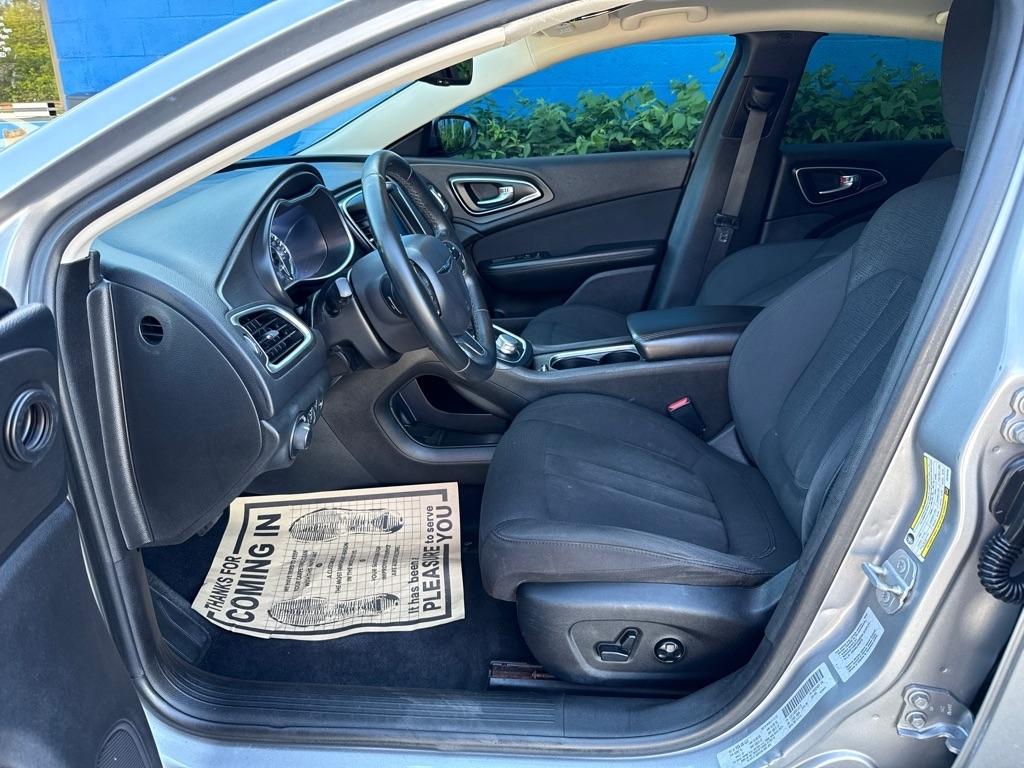 Chrysler 200 4dr Sdn Limited FWD 2016