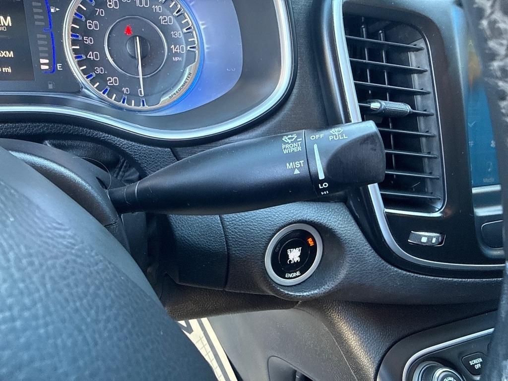 Chrysler 200 4dr Sdn Limited FWD 2016