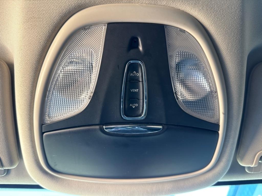 Chrysler 200 4dr Sdn Limited FWD 2016