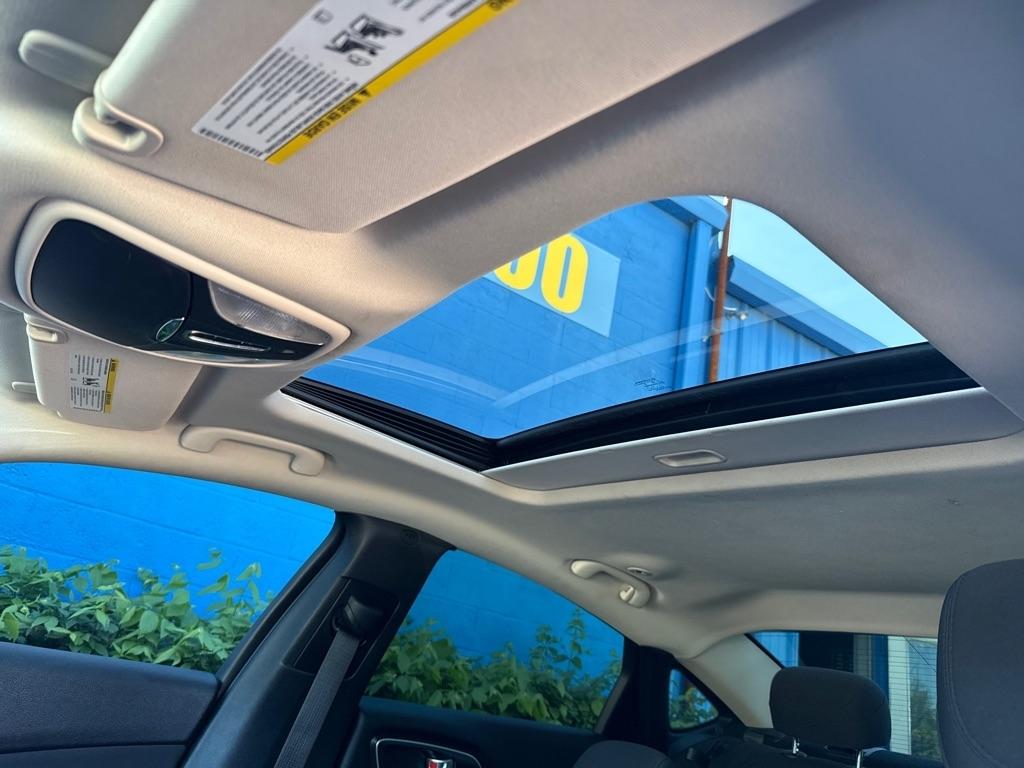 Chrysler 200 4dr Sdn Limited FWD 2016