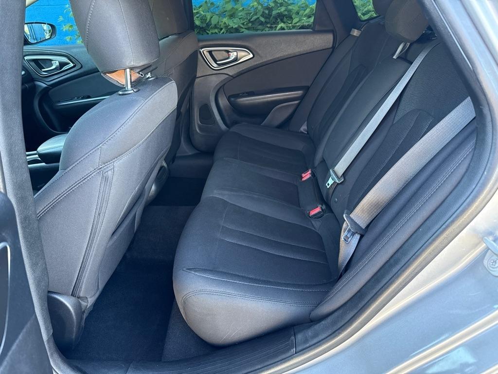 Chrysler 200 4dr Sdn Limited FWD 2016