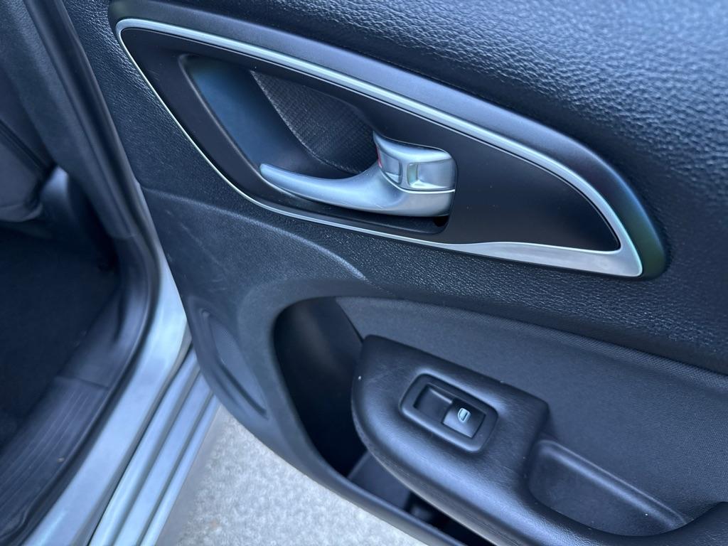 Chrysler 200 4dr Sdn Limited FWD 2016