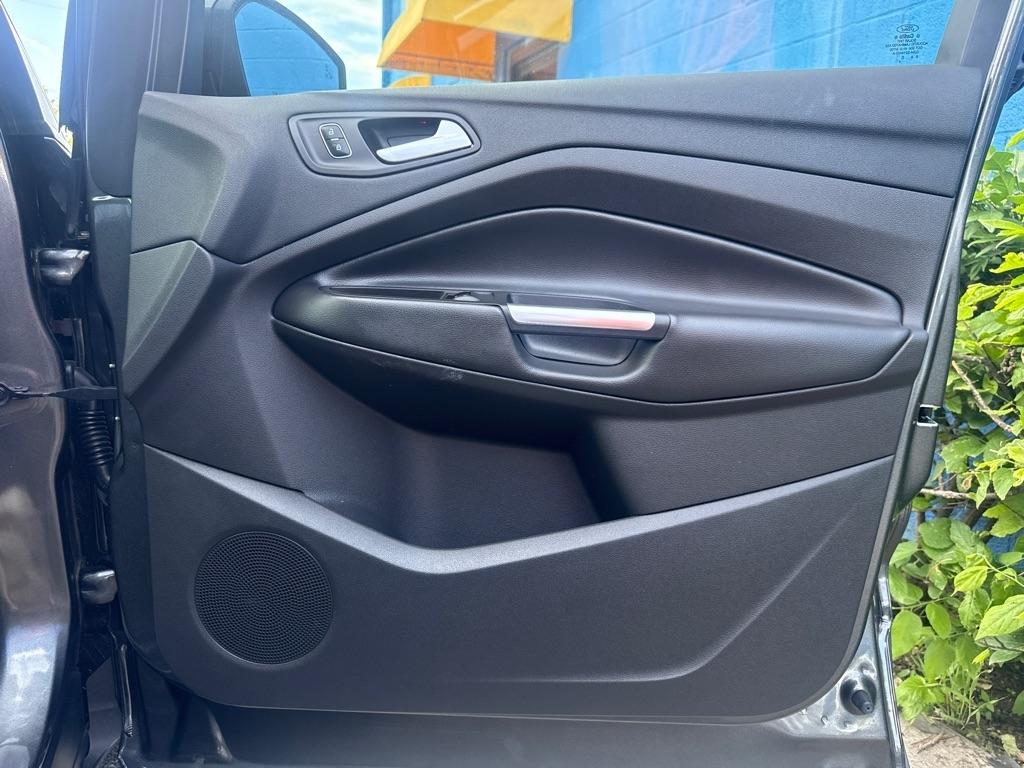 Ford Escape 4WD 4dr Titanium 2017