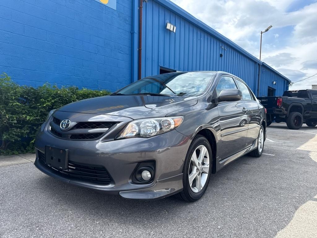 Toyota Corolla S 5-Speed MT 2013