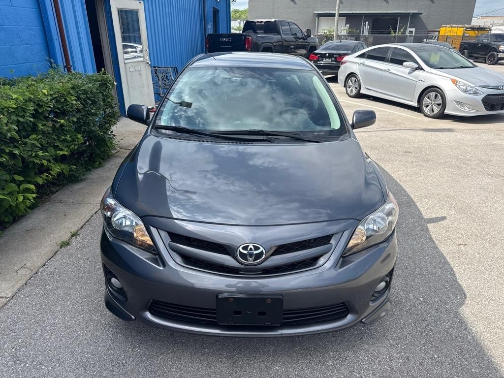 Toyota Corolla S 5-Speed MT 2013