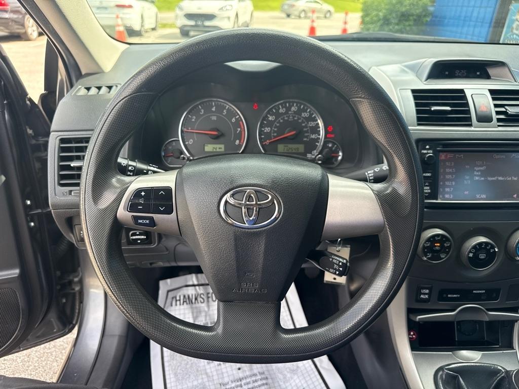 Toyota Corolla S 5-Speed MT 2013