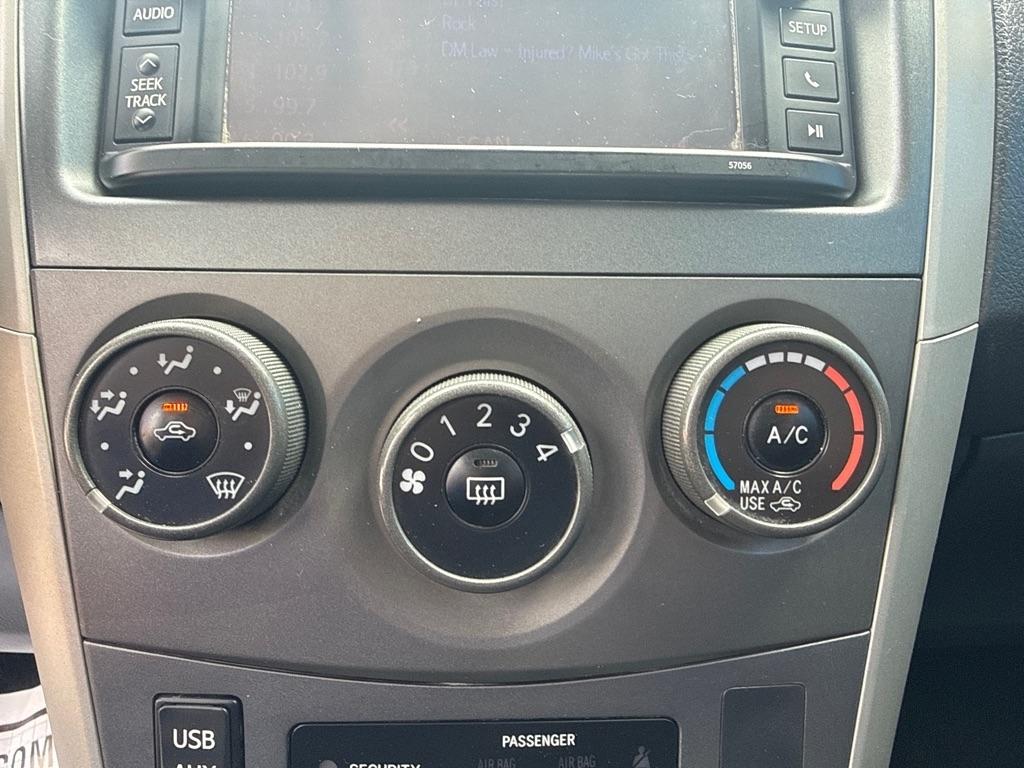 Toyota Corolla S 5-Speed MT 2013